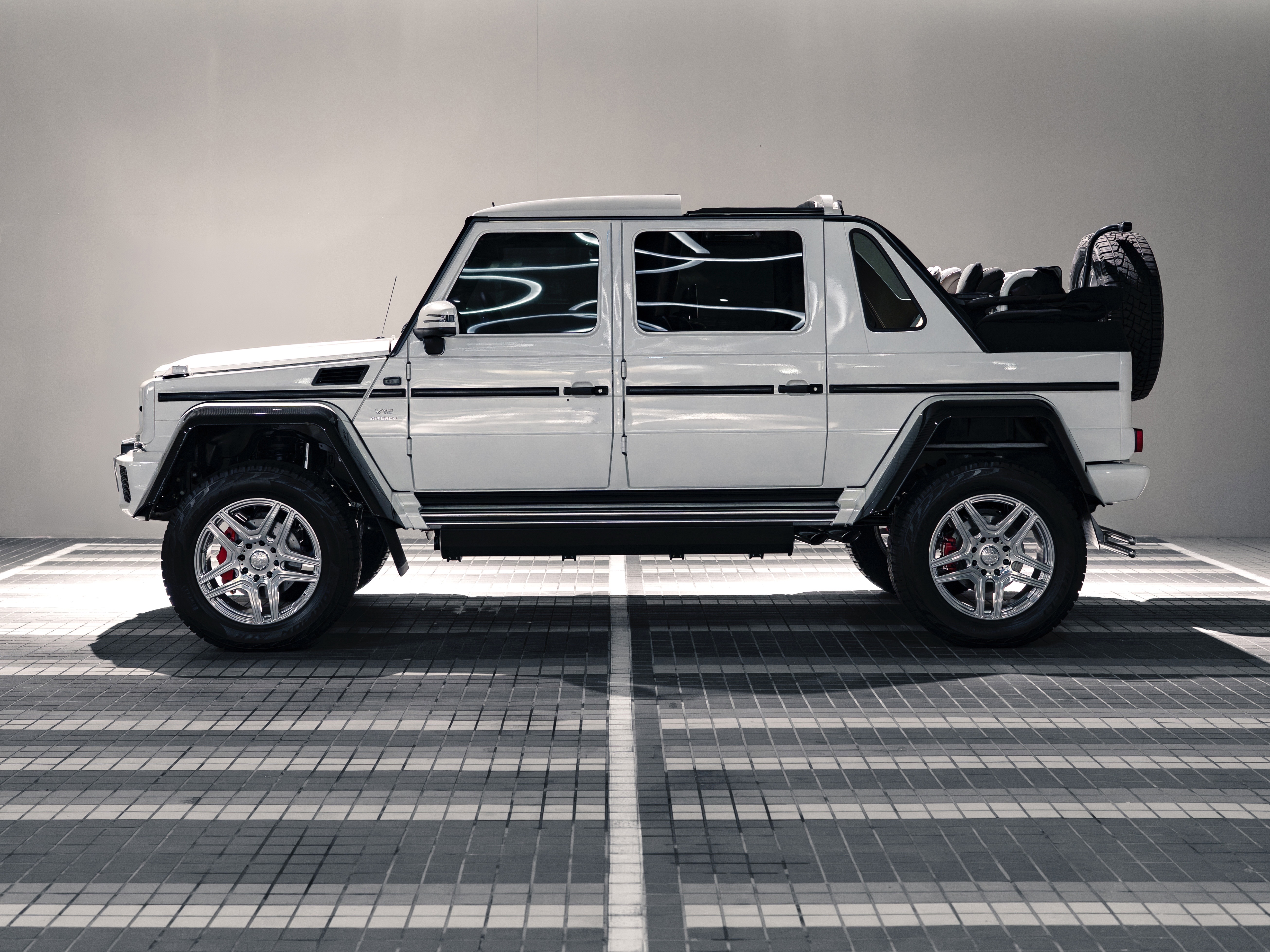 Brabus G V12 Landaulet 側面