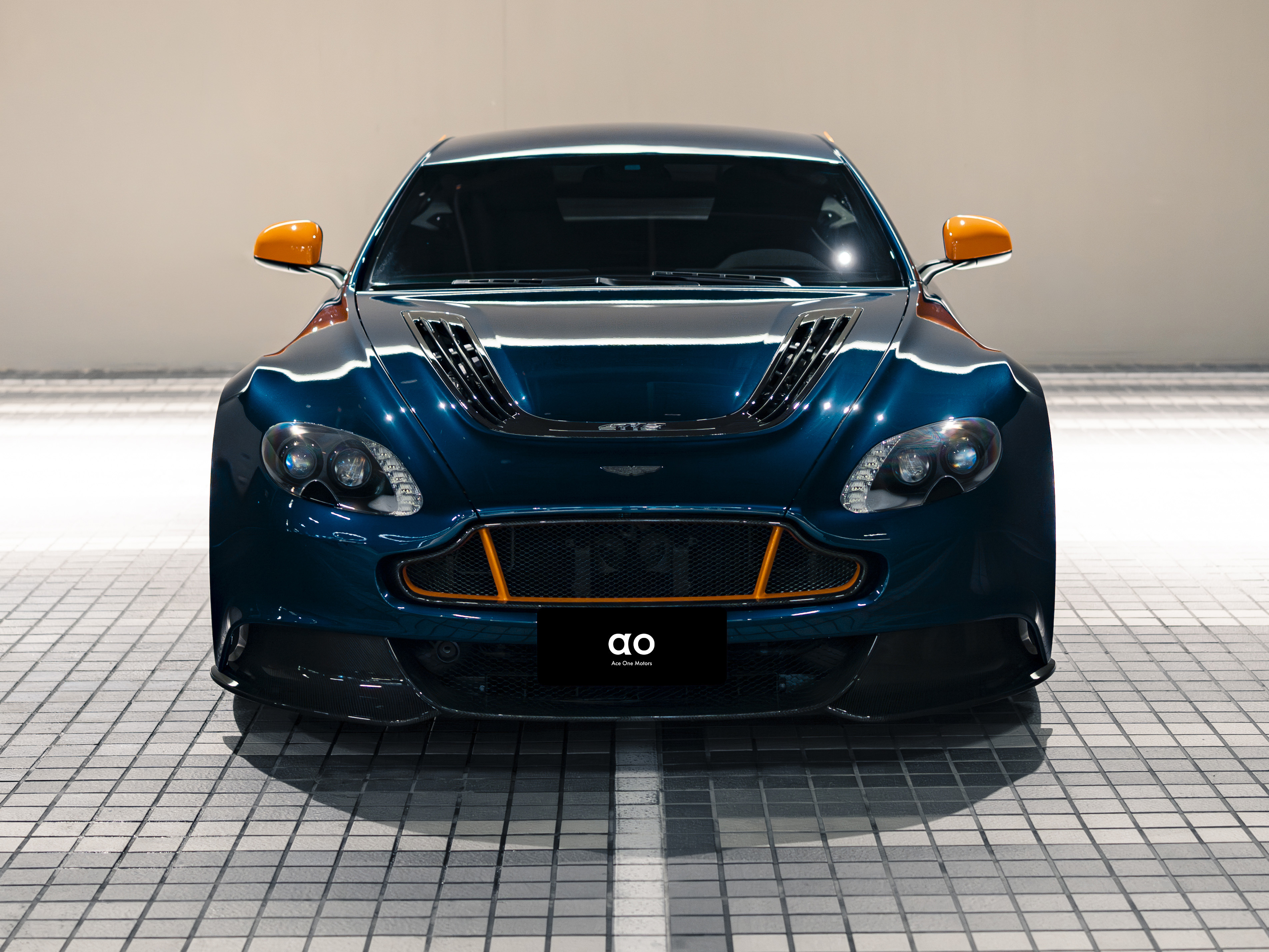 Aston Martin Vantage GT12